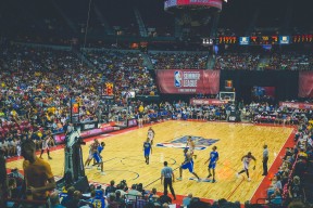 leyu-sports-巅峰双雄，哈登绝杀夺胜，C罗激战90分钟，大胜悬念迭起！